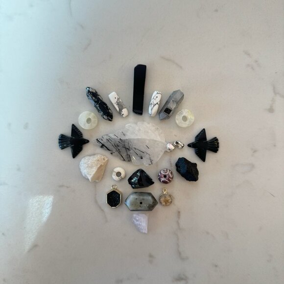 Natural Stone and Crystal Pendant Lot - Picture 11 of 16